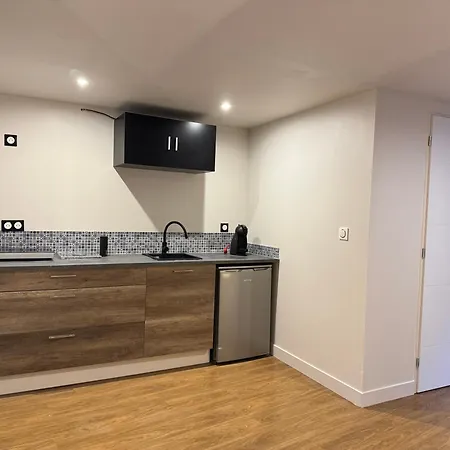 Le Vieux Superbe Dans Maison Médiévale Avec Terrasse Et Vue Lagune De Thau Appartement