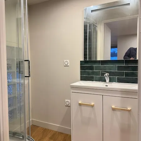 Le Vieux Superbe Dans Maison Médiévale Avec Terrasse Et Vue Lagune De Thau Appartement