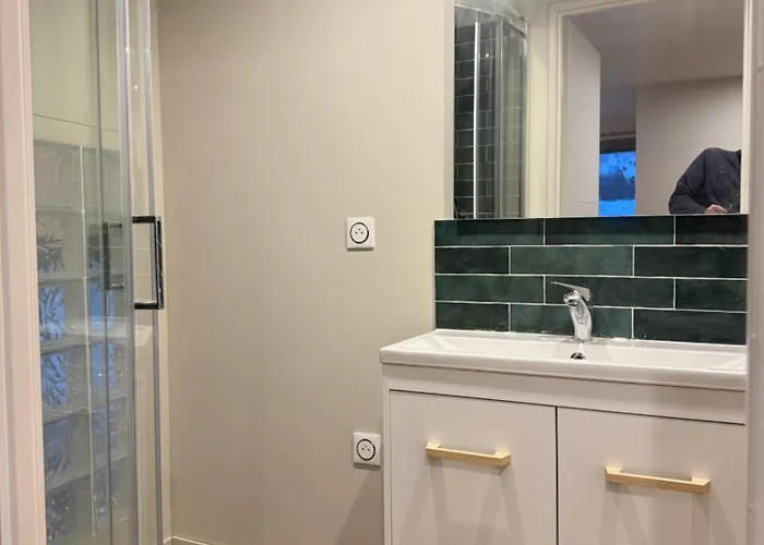 Le Vieux Superbe Dans Maison Medievale Avec Terrasse Et Vue Lagune De Thau Apartamento